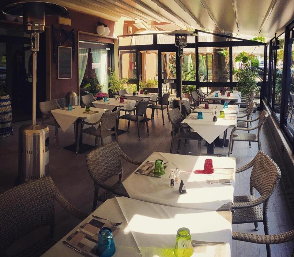 Hotel Jole Marina dʼMarina dʼAndora Екстериор снимка