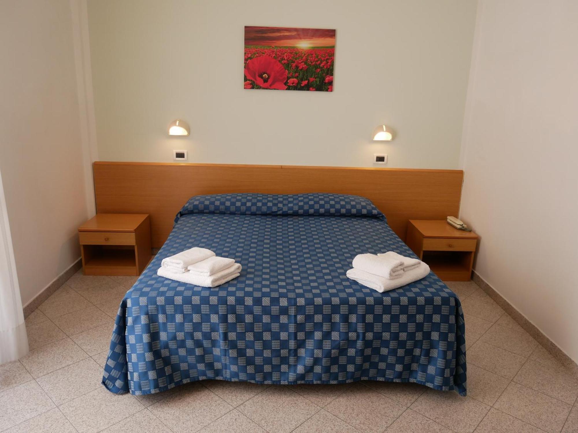 Hotel Jole Marina dʼMarina dʼAndora Екстериор снимка