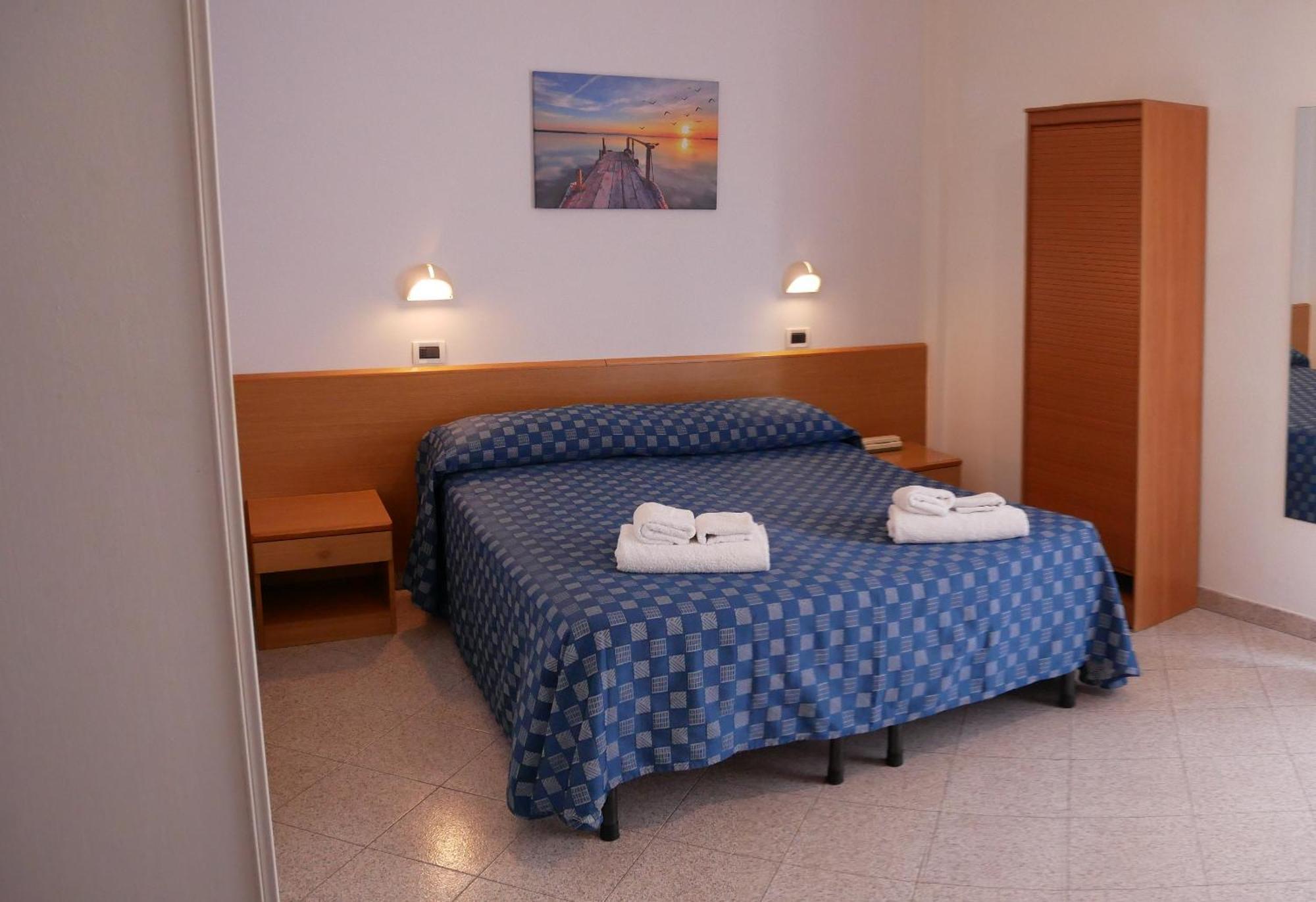 Hotel Jole Marina dʼMarina dʼAndora Екстериор снимка
