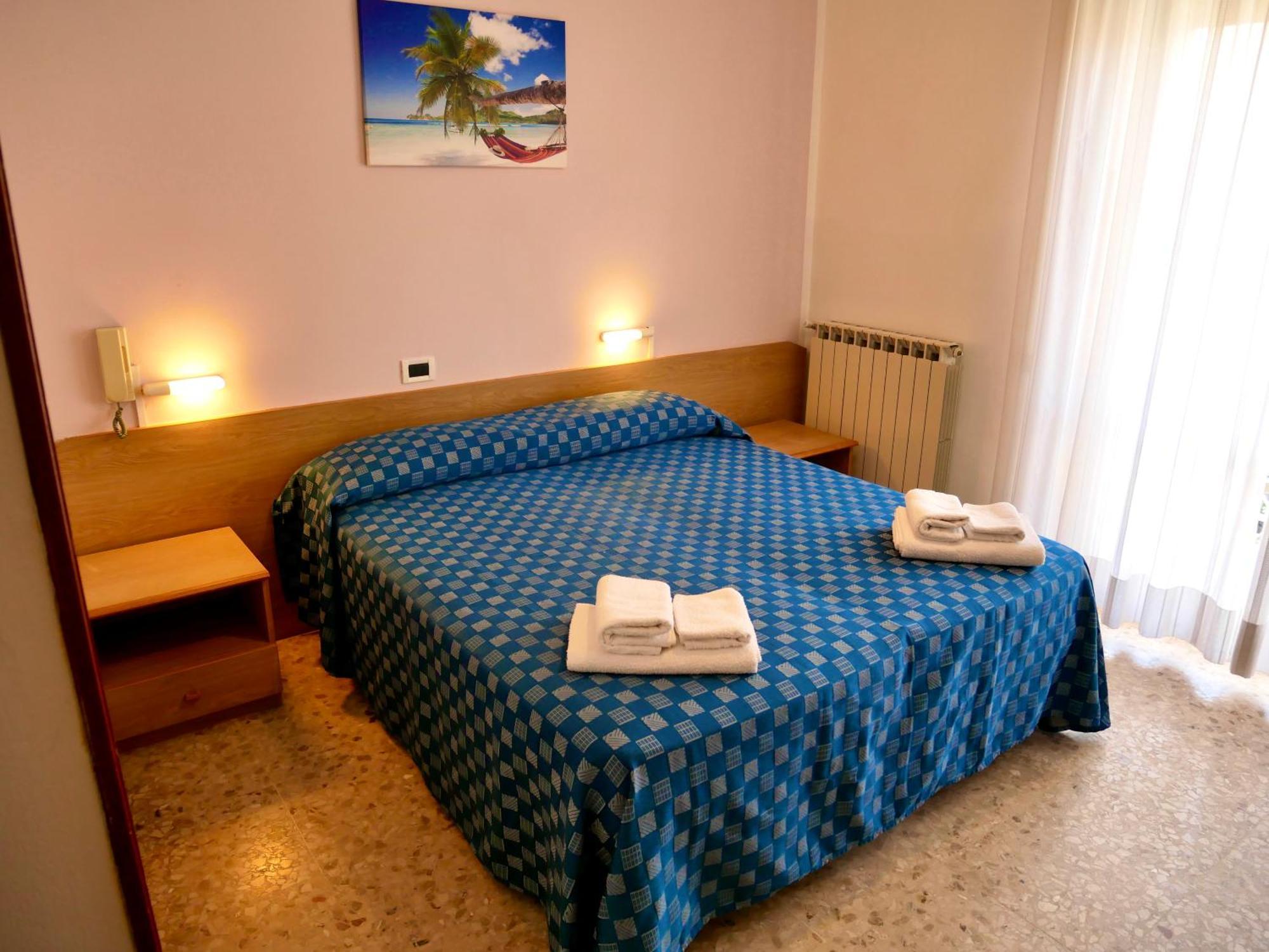 Hotel Jole Marina dʼMarina dʼAndora Екстериор снимка