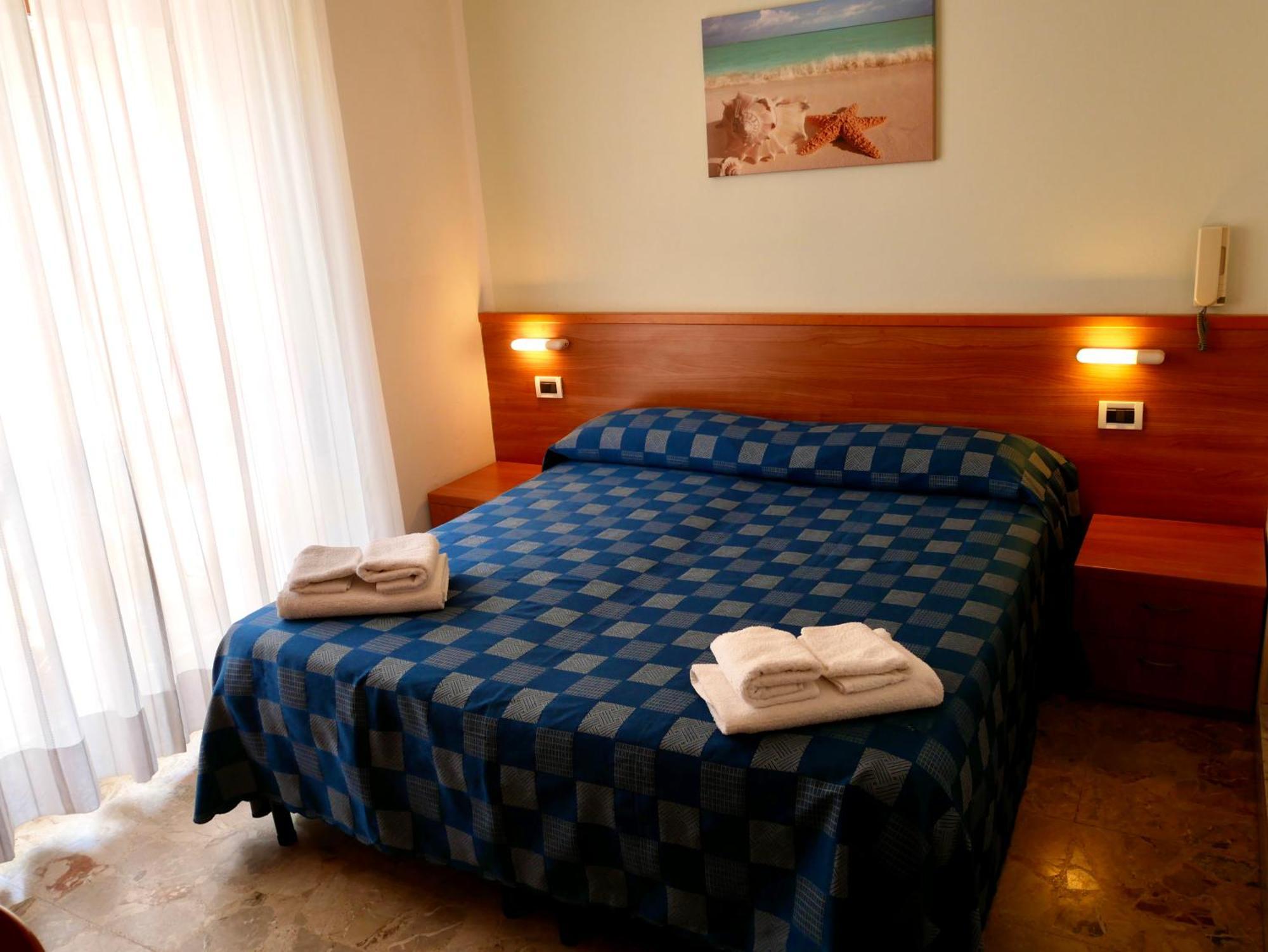 Hotel Jole Marina dʼMarina dʼAndora Екстериор снимка